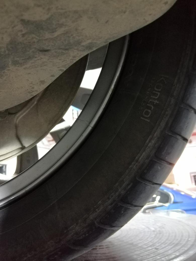 宝马5系phev宝马530le车胎轮毂断裂是什么鬼，车友们经常碰到这种情况吗