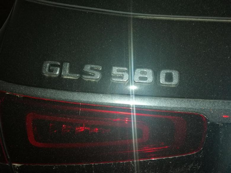 奔驰gls今晚偶遇GLS580，目前懂车帝上还是暂无报价