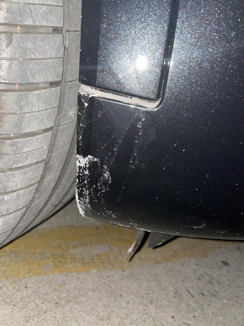 宝马x6提车一个月前叶子板到车遇石头墩子剐蹭。要修吗