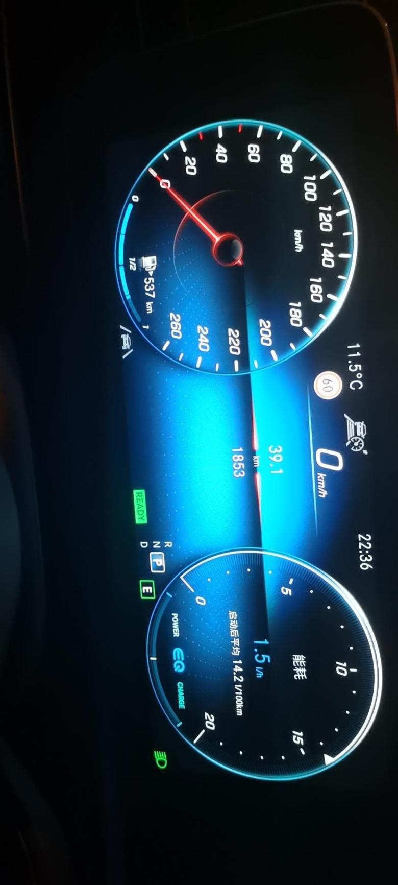 奔驰gls新提车gls450加满油油表显示不满，行驶中一公里一公里的增加可行驶里程数，油表格一点点攀升，但是还是最多到四分之三。怎么回事？