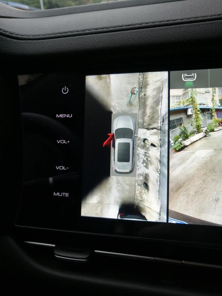哈弗f7屏幕上显示车身左边是黑色是怎么回事？下车检查左边周围一切正常