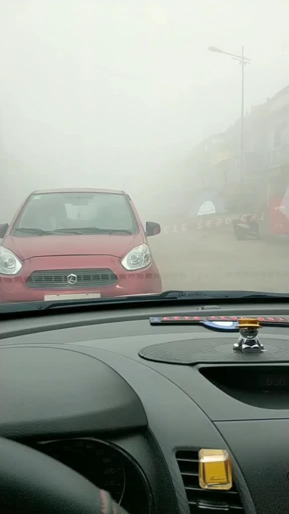 起亚k3大雾天气如何开车！