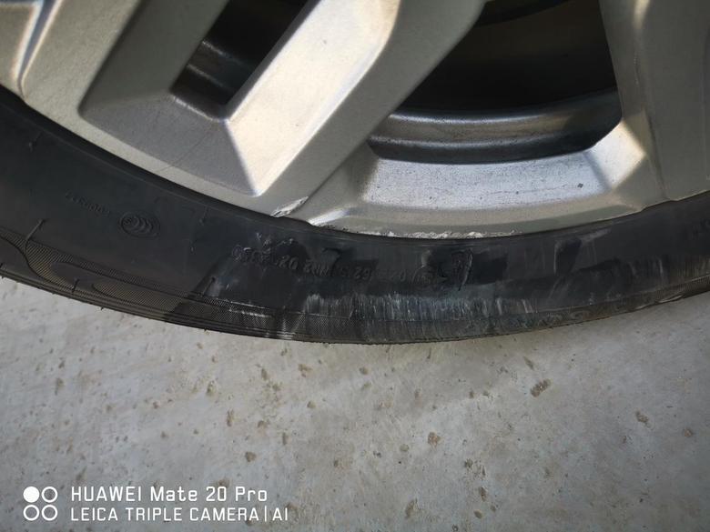 瑞虎5x新车不到一个月，轮胎刮成这样，有没有什么隐患？