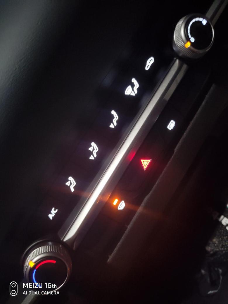 马自达cx30 请问一下哪个大神知道cx30手动空调这两个按钮怎么关闭，能关一个就不能关闭一个，怎么回事