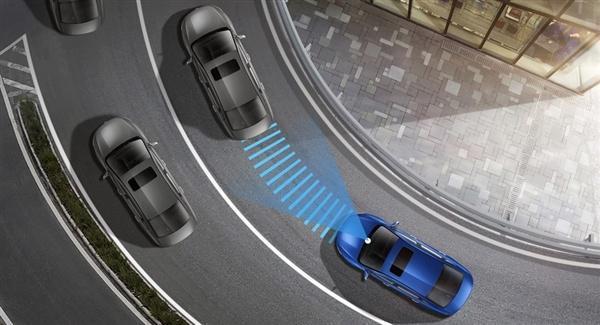 帝豪GL智享版搭载L2级智能驾驶系统，并配备ICC智能领航系统、LKA车道保持辅助系统、AEBP城市预碰撞安全系统（带行人识别）、SLIF限速标志识别和IHBC远近光智能切换等配置。进一步提升了行车安全性。