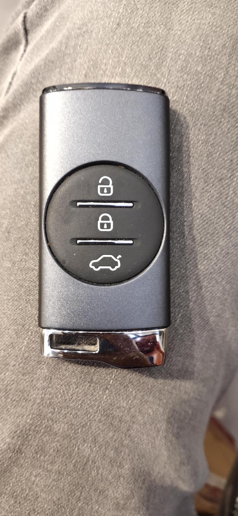 瑞虎5x自动时尚版遥控钥匙上面的后备箱按钮没用，各位车友的是不是