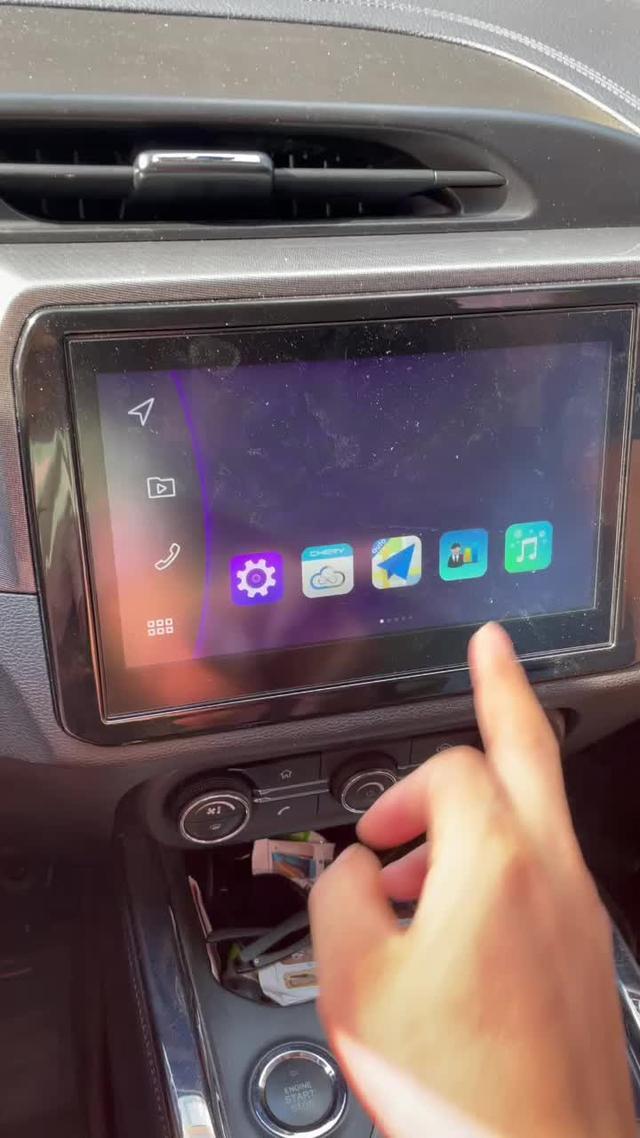 瑞虎5x车子三年多了，最近车机屏幕老是重启，多媒体界面怎么点都没反应，但是切换全景影像屏幕还是能正常显示触。