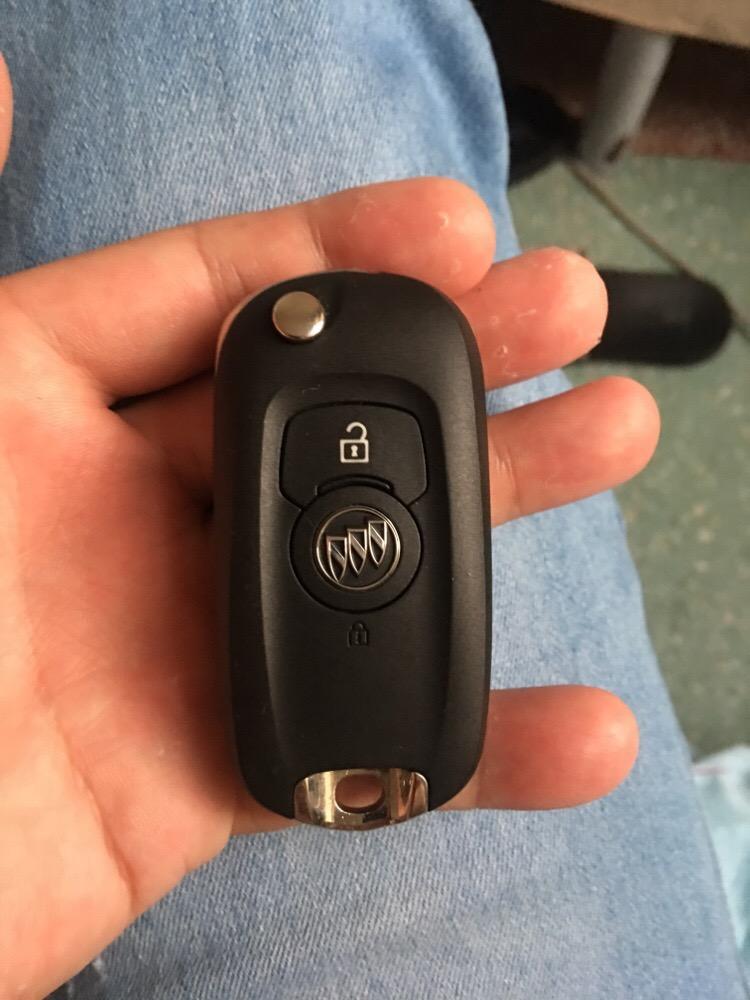 2019年3月买的这是昂科拉的钥匙吗为啥我跟其它车的钥匙不一样谁能告诉我一下吗谢谢了?