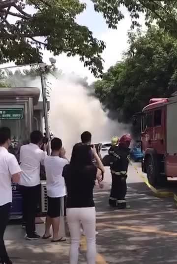 小鹏汽车g3广州一辆小鹏G3自燃并爆炸，是何原因？我们坐等官方声明