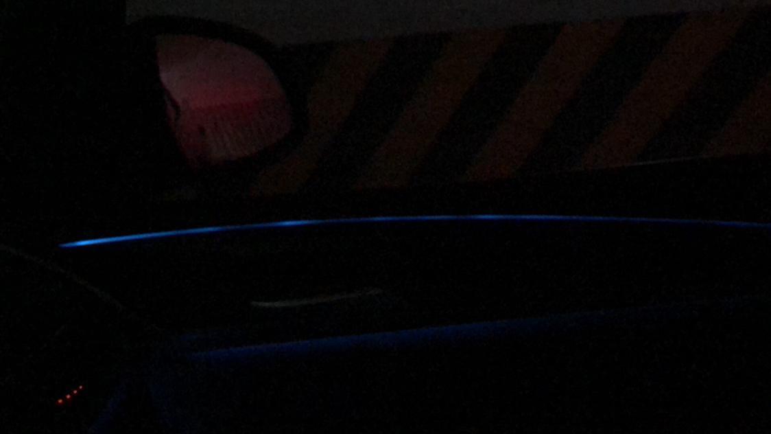 宝马ix3ix3在4s店贴车窗玻璃膜，贴好后，氛围灯断点，能恢复吗？