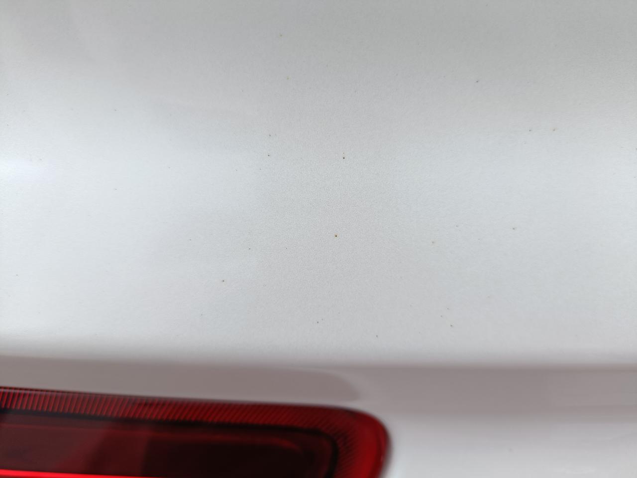 智跑7月生产的ACE.为啥有针尖大小的小锈点，百度一下说是漆面铁粉。咋形成的啊？属于车漆质量问题？