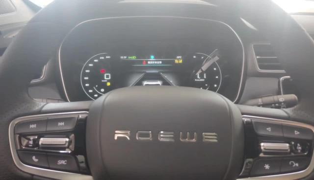库里南Nice，新车到手，开心！！！车身，空间，液晶仪表，中控大屏，性价比！！！荣威RX5plus我爱了