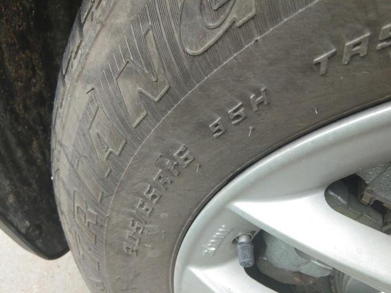 五菱宏光s3我的s3刚买没多久发现四条轮胎都装反了，有影响吗？一般轮胎的生产日期都在外面。去补了一次胎车行说才发现。