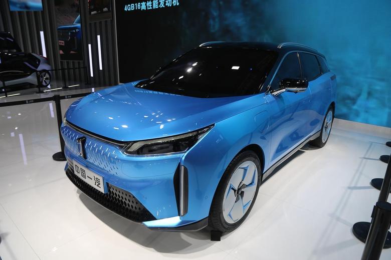奔腾e01一汽奔腾C105纯电SUV，NEDC工况续航里程可达450公里，预计2020年4月北京车展正式上市。看这轮毂，够科幻的！