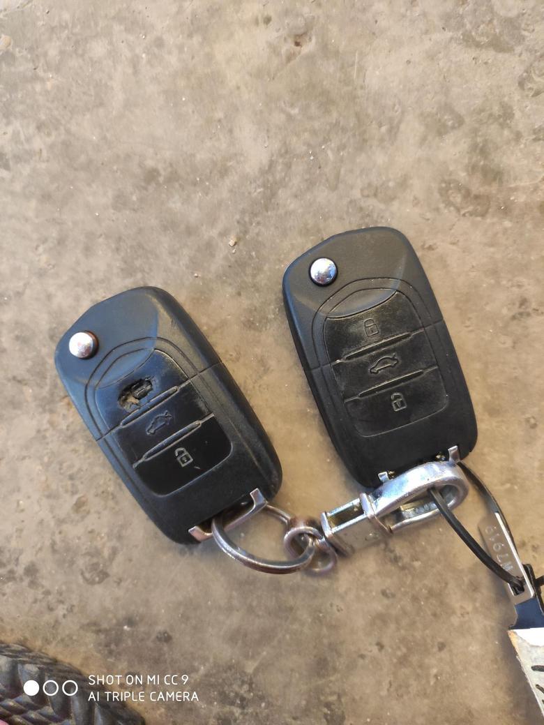 宝骏730新车配的两把钥匙！第一把用坏了！现在用第二把！怎么摇控不了