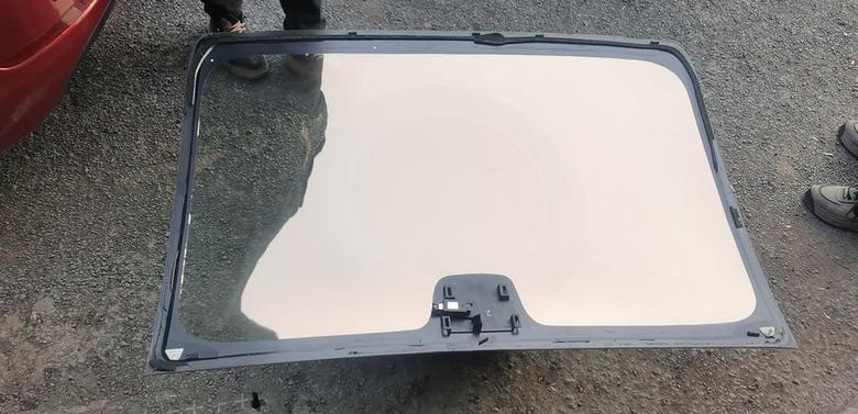 宝骏kiwi ev?爱车吐槽八月份提车九月份吗发现油漆爆十二月份前挡风玻璃脱胶漏水。整体使用没啥问题