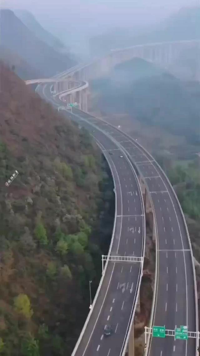 名爵zs贵州高速路