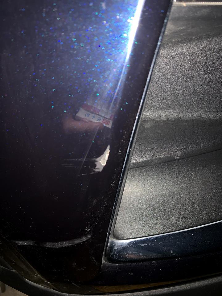 昂科拉gx要不要补漆图片是车头右下面那一块是不是伤到底漆了