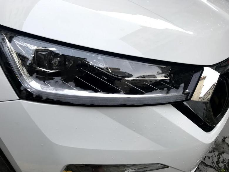 刚提的柯米克GT，车大灯起雾气是什么原因，各位铁子有知道的吗？