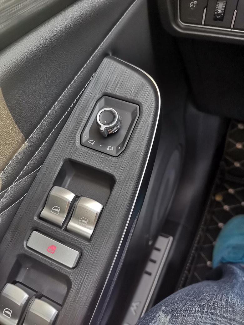 魏牌 vv5车窗按键上方的旋转钮具体是干啥用的，怎么操作？