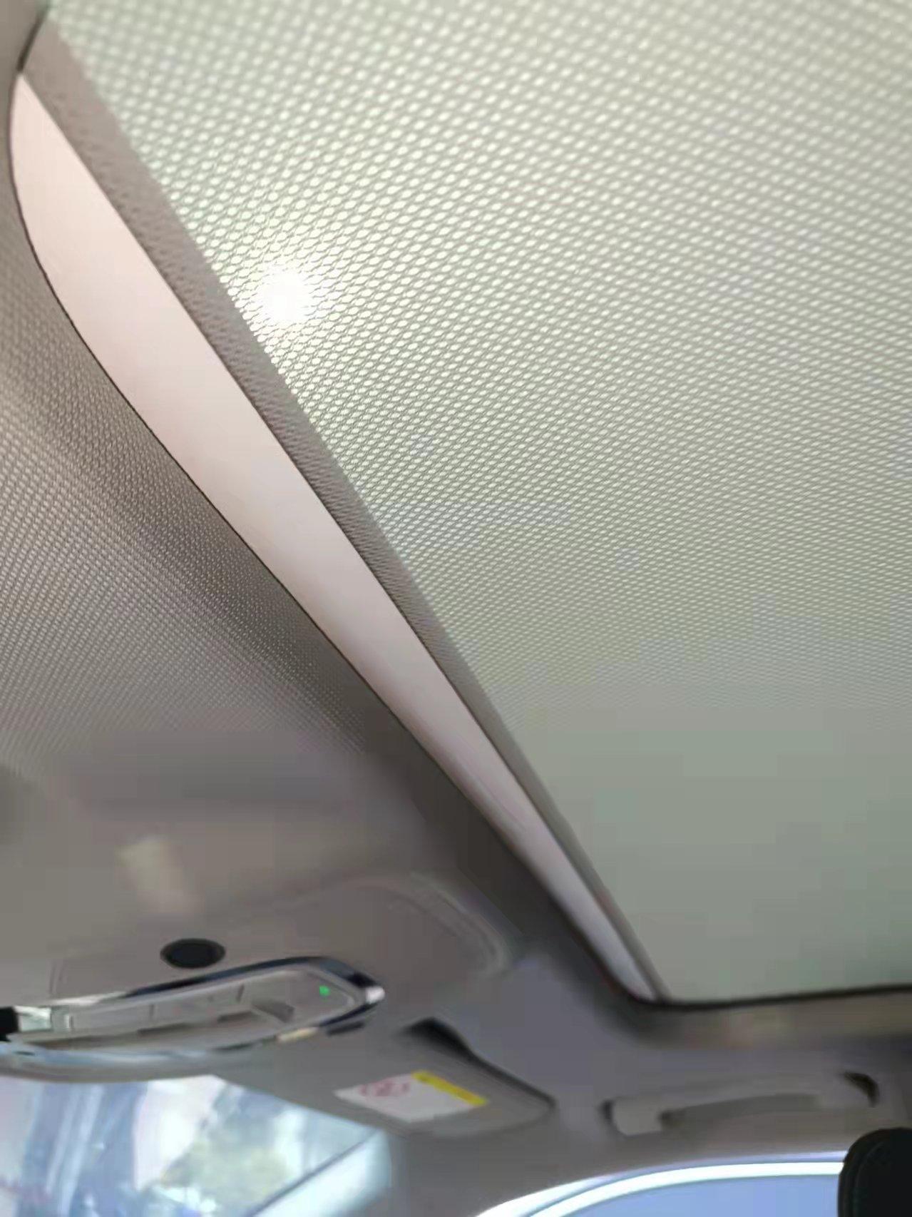 奥迪A4L 2020款的天窗只有一层纱，没有那种板可以拉起来，夏天还是热，各位如何解决的？