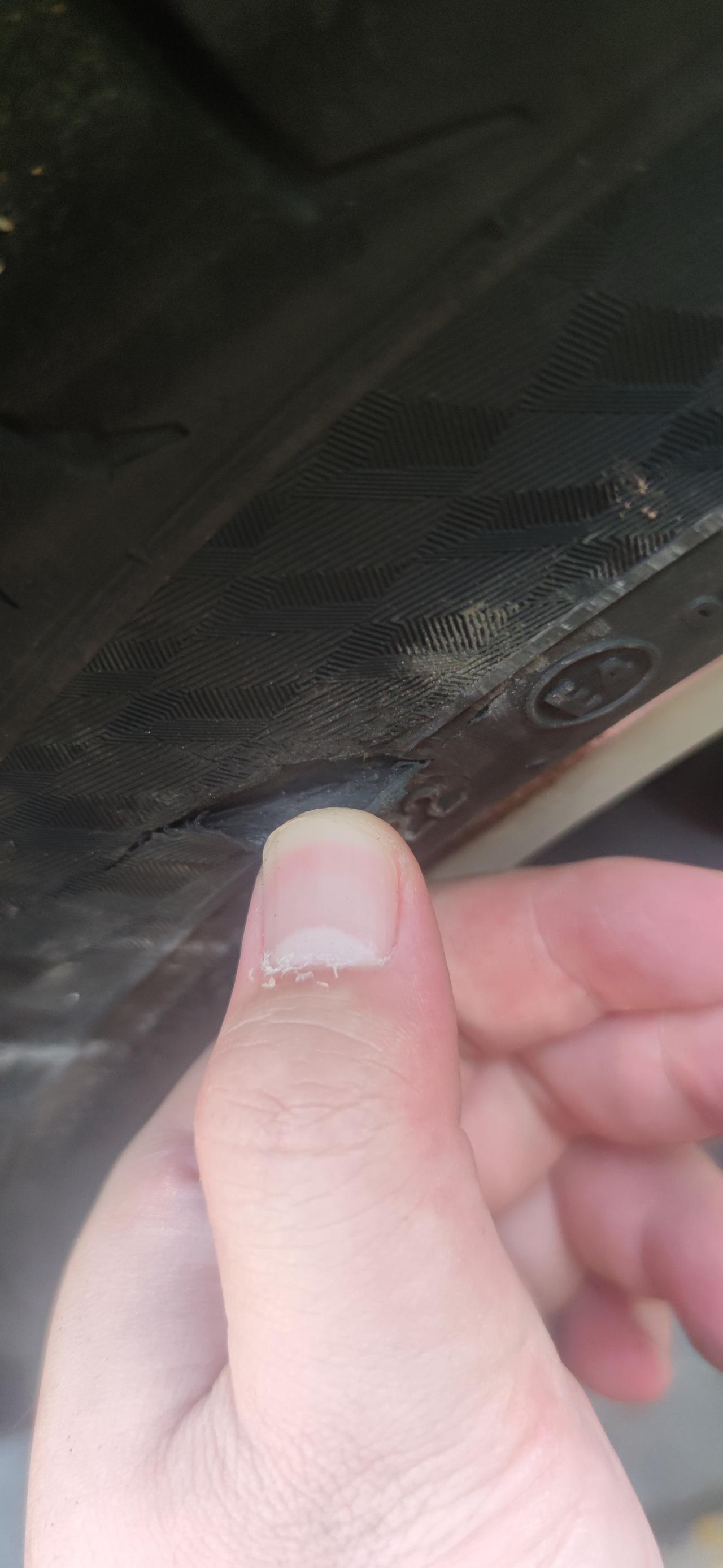 比亚迪汉DM 轮胎刮破了，这种程度需要换胎或者修补吗