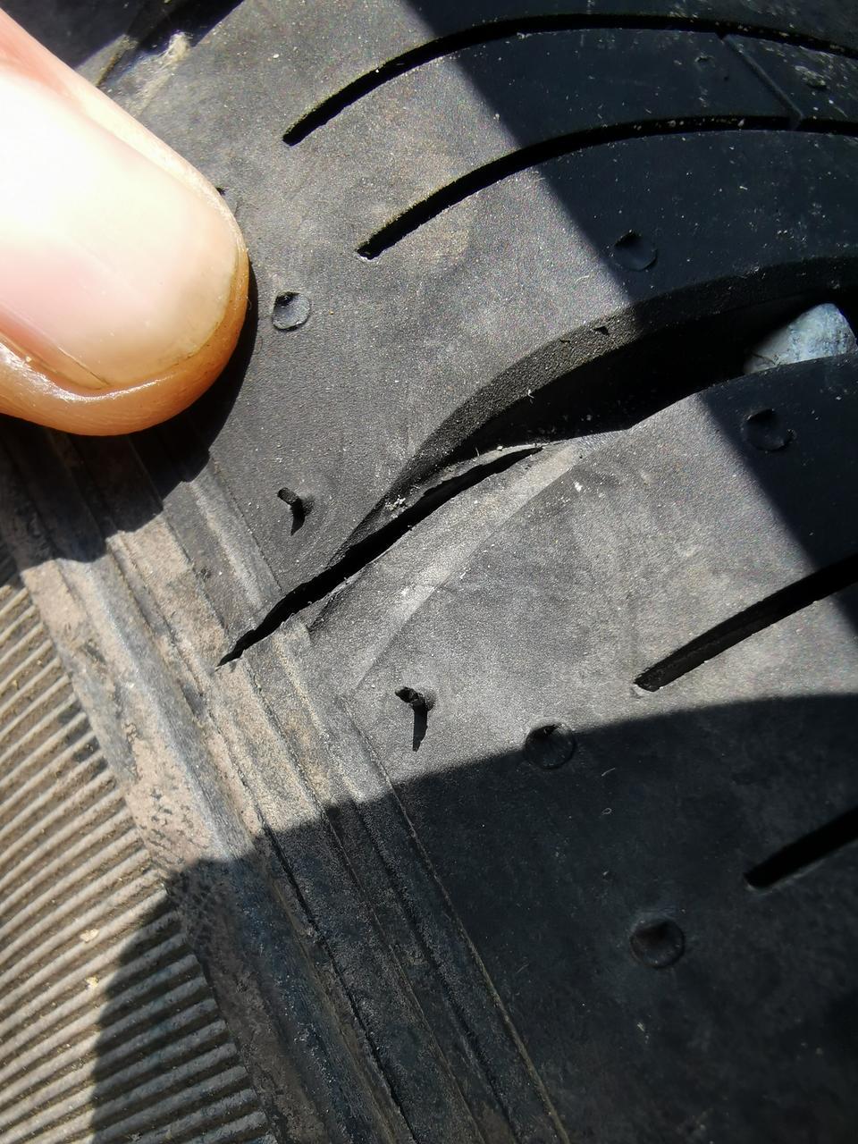 长安cs75 plus这个轮胎是需要修复，还是更换了，旗舰后胎