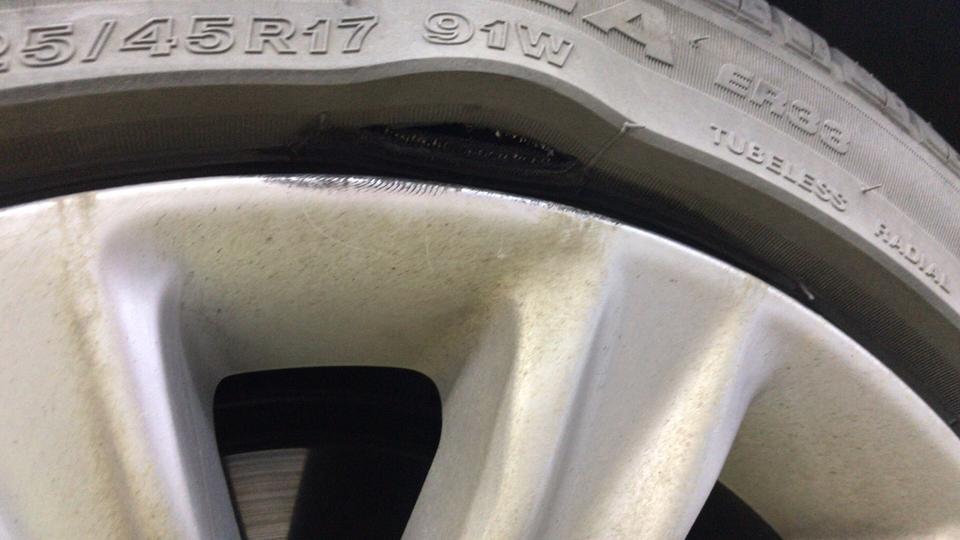 凯迪拉克atsl 车轮胎坏了 什么车的备胎可以匹配