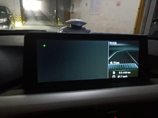 宝马3系2015款320li开完机屏幕是这样的。。。求大神告知