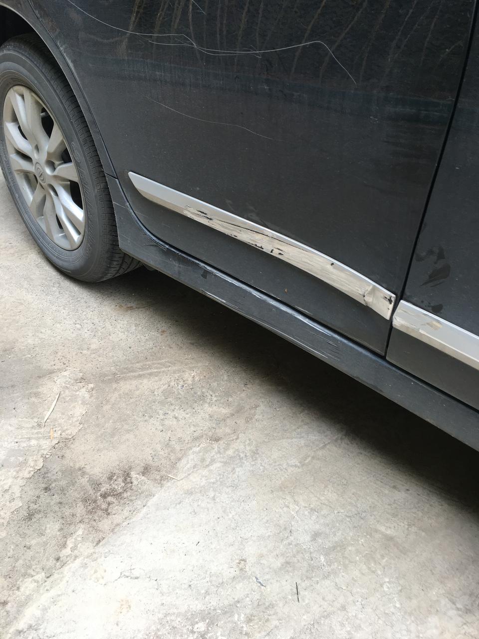 天籁后车门被撞凹进去 维修费大概是多少