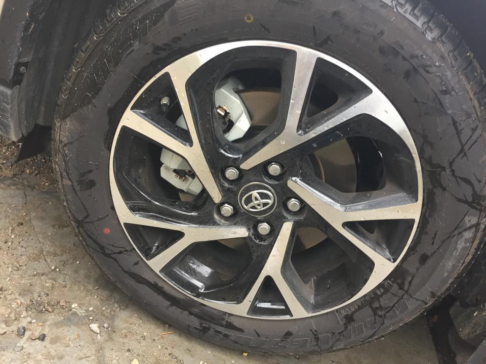丰田chr 汽车前轮胎感觉好像没气了，但是胎压没有报警，请教各位师傅。
