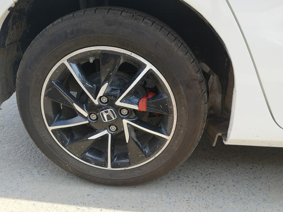 请问18款飞度要改成16寸轮毂，轮胎应该使用多大规格