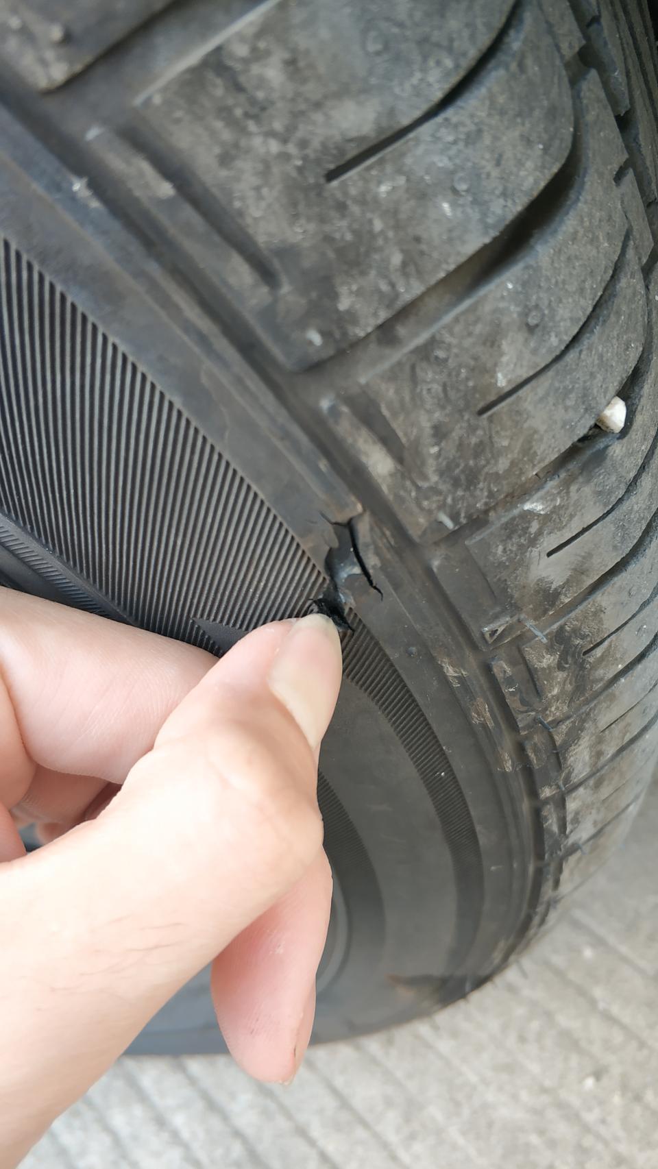雷凌胎壁受损有没有问题需不需要更换轮胎