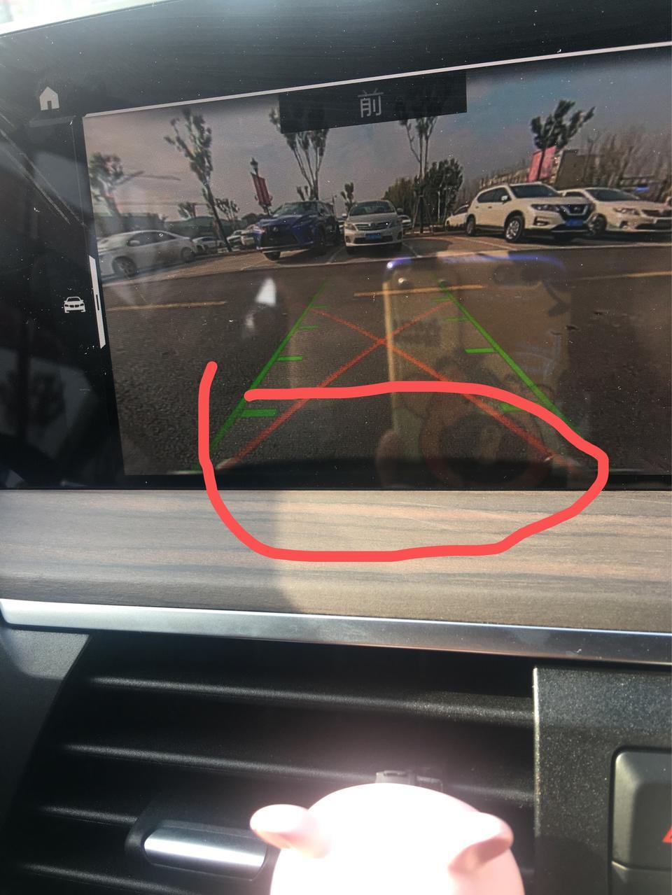 宝马x3大家的360影像，前摄像头可以看到车牌的螺丝还有一点车牌吗，感觉很奇怪