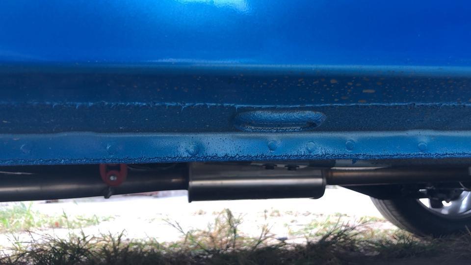 荣威rx5 max有荣威RX5MAX车友反映车身四扇门下边的漆喷成这样，有同款的车友吗？
