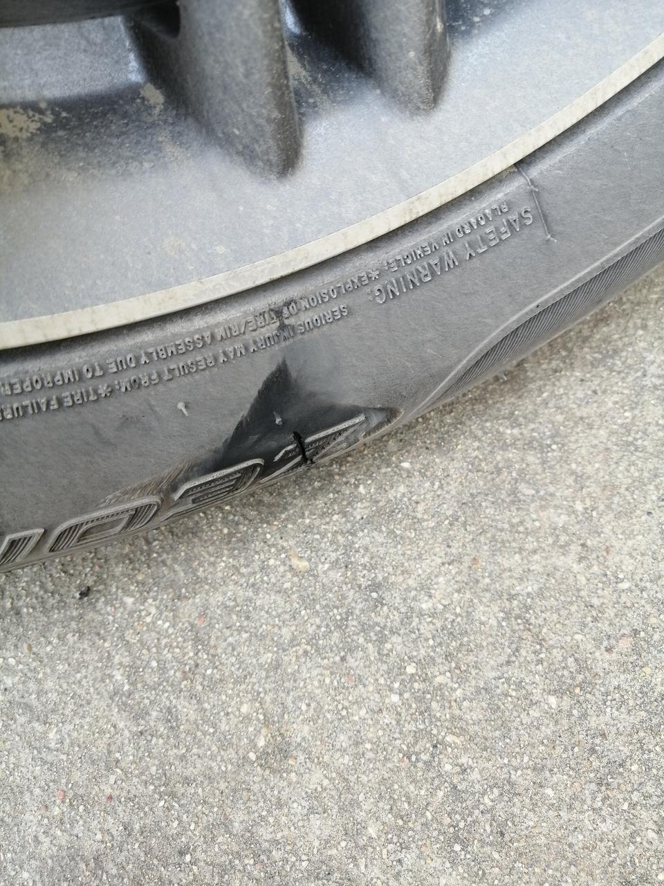 荣威i5轮胎侧面刮了一道裂痕，胎压显示正常要换吗