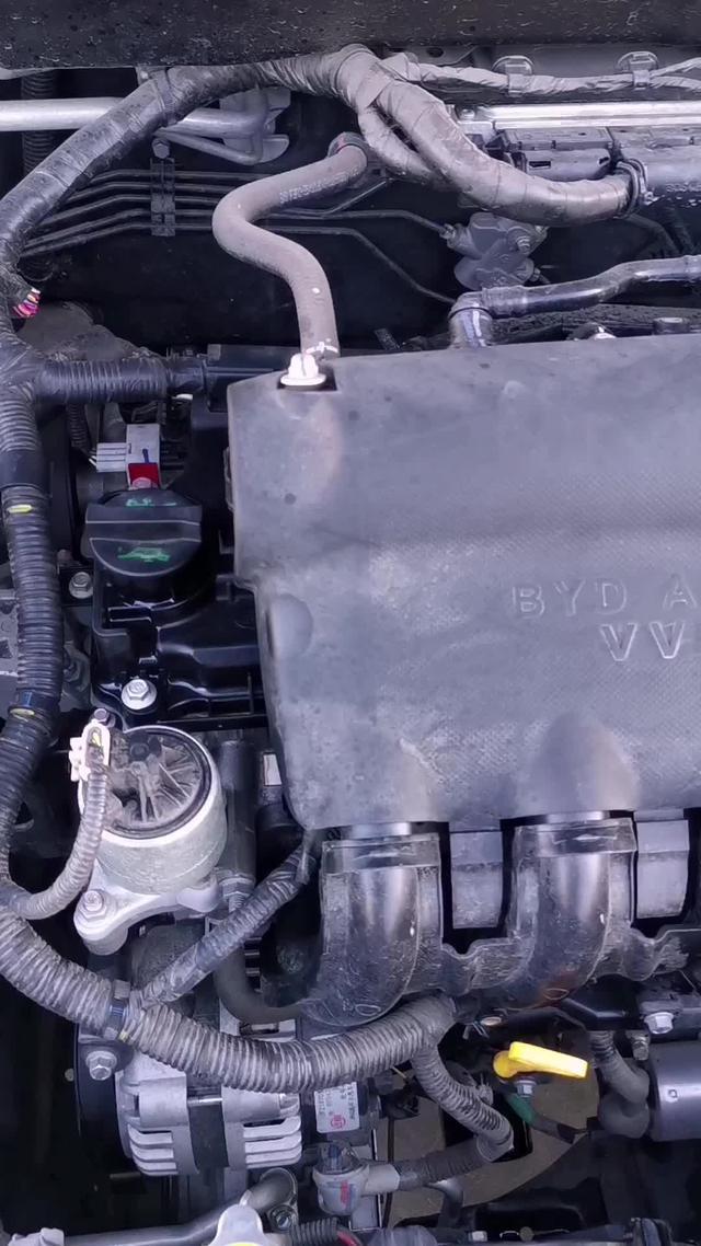 比亚迪f3 昨天二保清洗缸体，全合成换半合成后，早上发动后发动机温度升的比之前快，而且打车时候有放气一样声音。