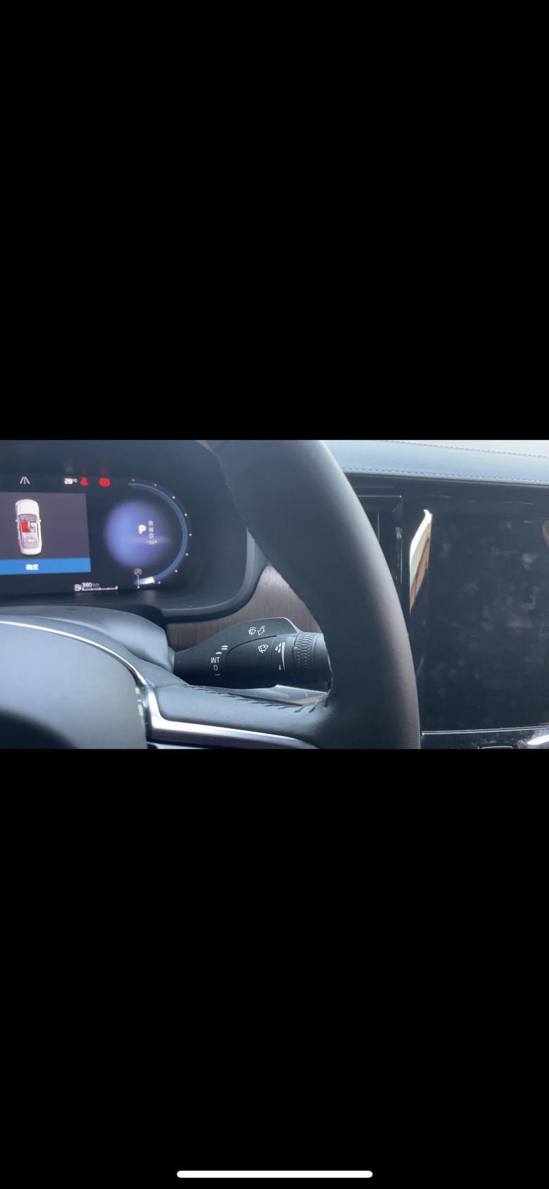 10月8日提的2022款沃尔沃s90今天死机黑屏了，自动刹车失灵倒车雷达用不了、所有屏幕里有的功能通通用不了，真是揪心，才走八百多公里