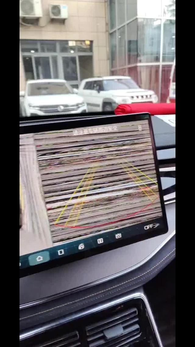 比亚迪唐dmi中控屏幕倒车时影像花屏，重启后又好了，大家知道什么原因吗。