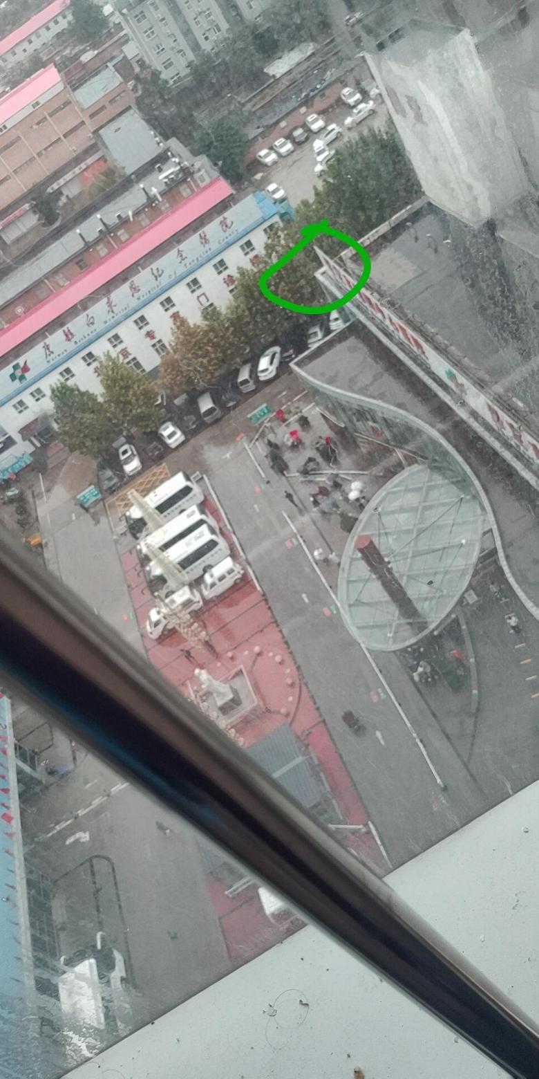 宝马x1 我在12楼车在里我呆的这个楼至少二百米图中我标记绿圈位置肉眼不可见的位置都能解锁