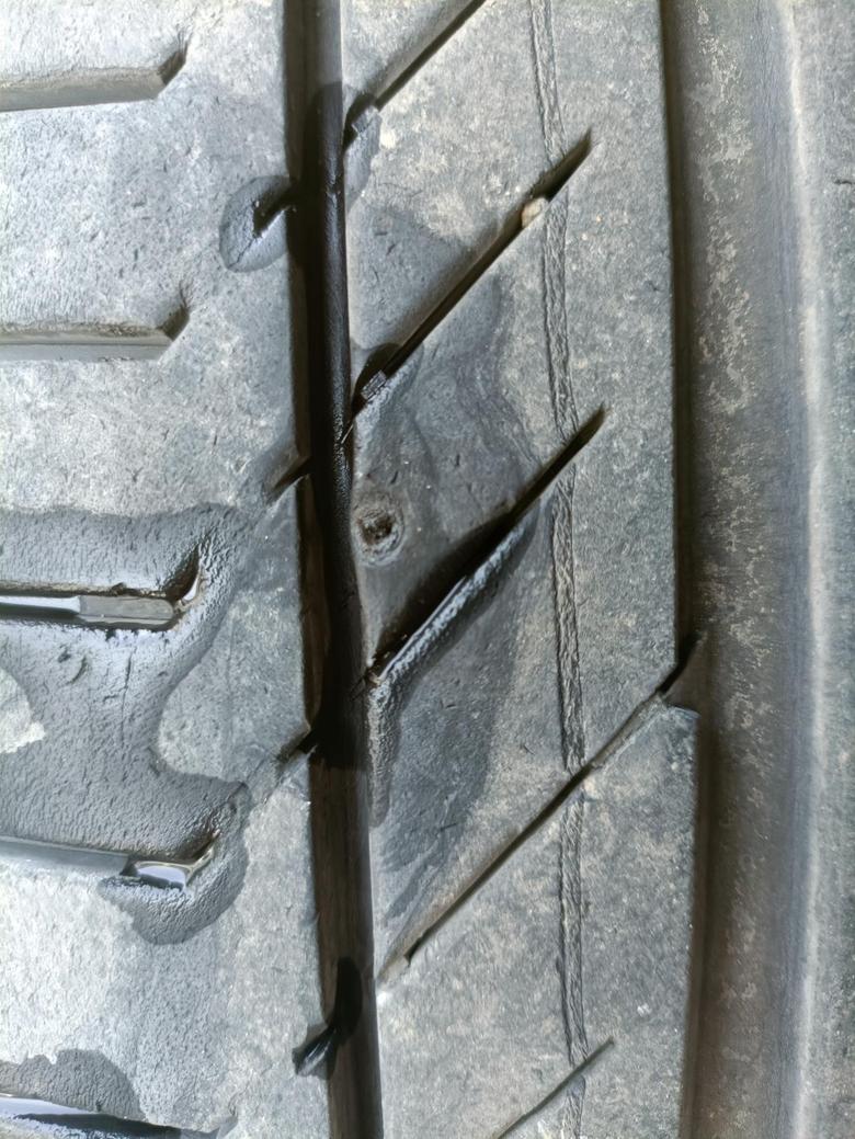 唐dm 轮胎被钉子扎了去维修店他们拔出来后没有漏气就说不用管了这样跑高速会不会有影响啊
