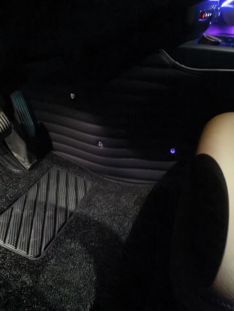 沃尔沃s60 大家在网上买的脚垫，往前调节座椅会导致脚垫侧包围变形吗？