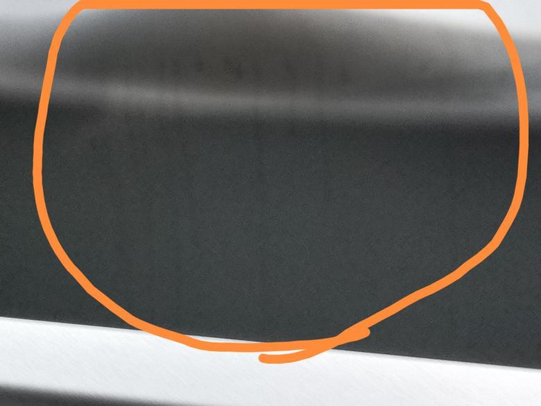 昂科威 新车一个月下过一次小雨车门内和后备箱里面有水印是怎么回事？