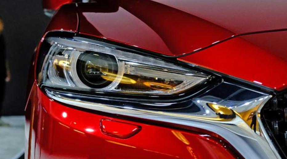 阿特兹新车配有ALH自适应LED前灯组，集成了包括i自动（随速）照射范围调整，防眩目远光以及转向辅助照明等功能。在灯组内部装饰部分，新车的LED日间行车灯样式也进行了调整，辨识度更高。