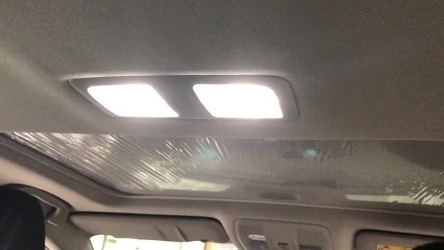 阿特兹车内阅读灯全部都是LED的，非常舒服。