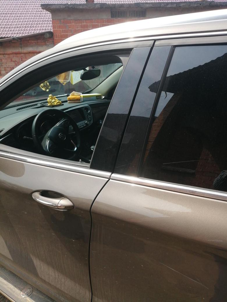 昂科威 买车三月还不会用钥匙，是自动关窗户吗。大神们视频教下！这卖车倒服务差评