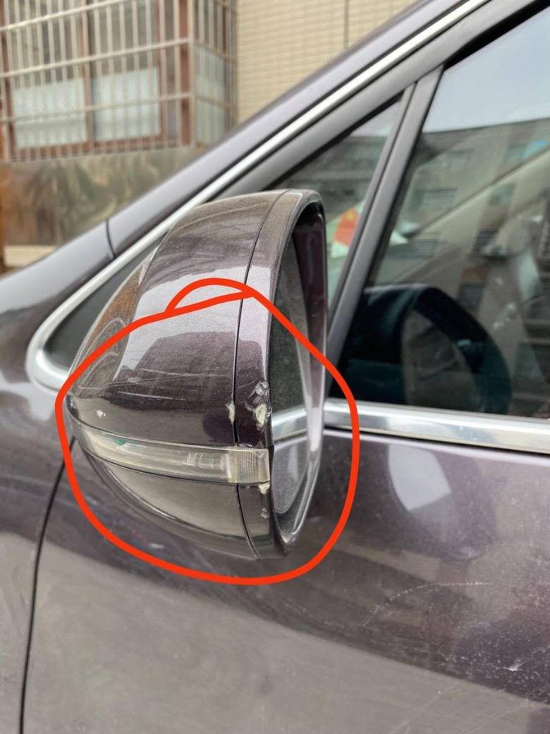 昂科威 各位车友，鉴定一下这个需要换反光镜吗，换的话多少钱？