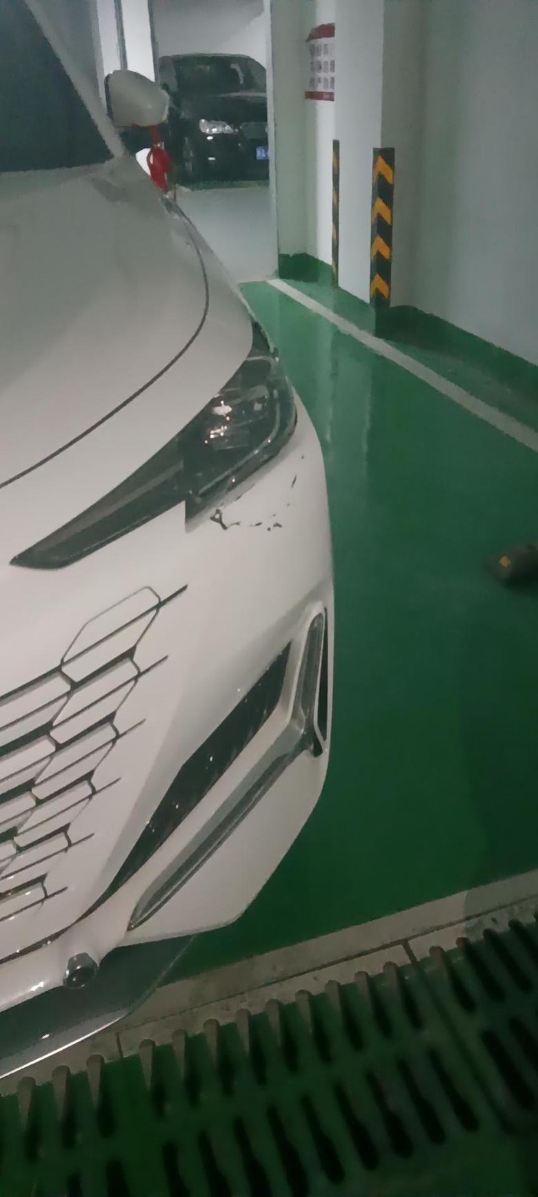 长安uni k-提车等二天被老婆撞了租了两个车位还撞可怕的女司机！