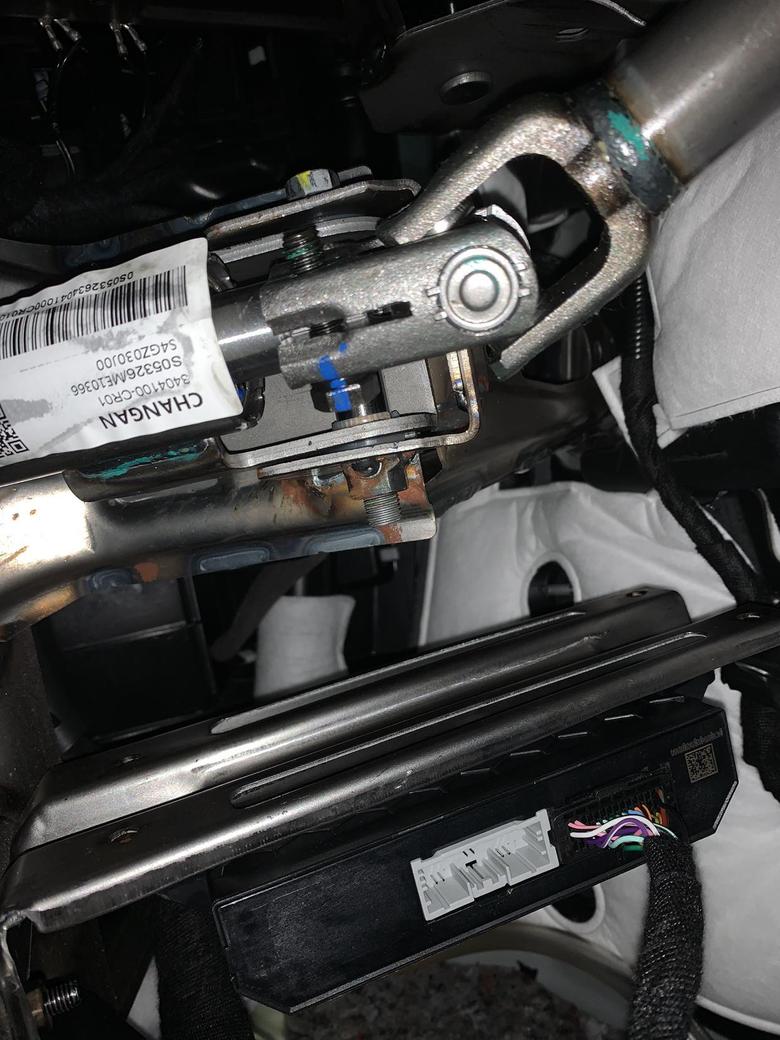 长安uni k-提车一个月，方向盘传动机构固定支架起锈了。厂家应该是没有做防锈处理吧
