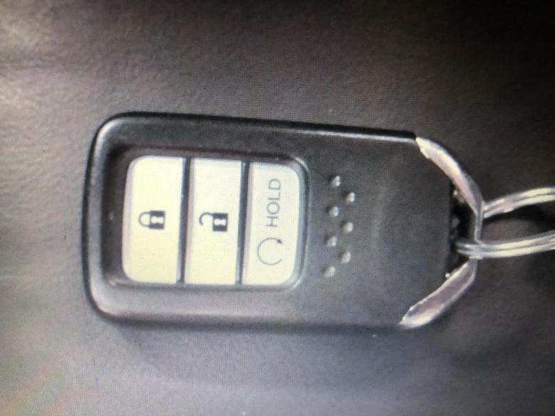 为啥新款冠道1.5T智享版的车钥匙没有后车厢开启按钮？只有“锁定”、“解锁”、“HOLD”三个键……这样的话要开后备箱只能走过去按了？